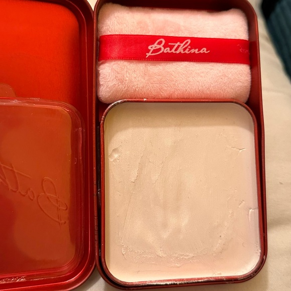 Bathina body sheen - Picture 2 of 5